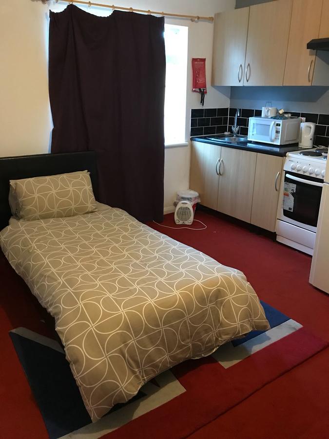Hatfield Save-Money Rooms - 10Over10 For Price! Екстер'єр фото