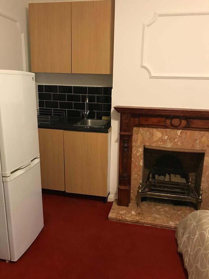 Hatfield Save-Money Rooms - 10Over10 For Price! Екстер'єр фото